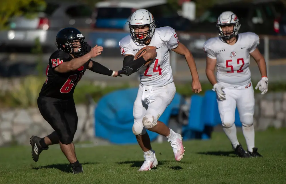 https://ednext.studytours.it/media/1004816/giocatore-football-americano-abbotsford-canada.webp
