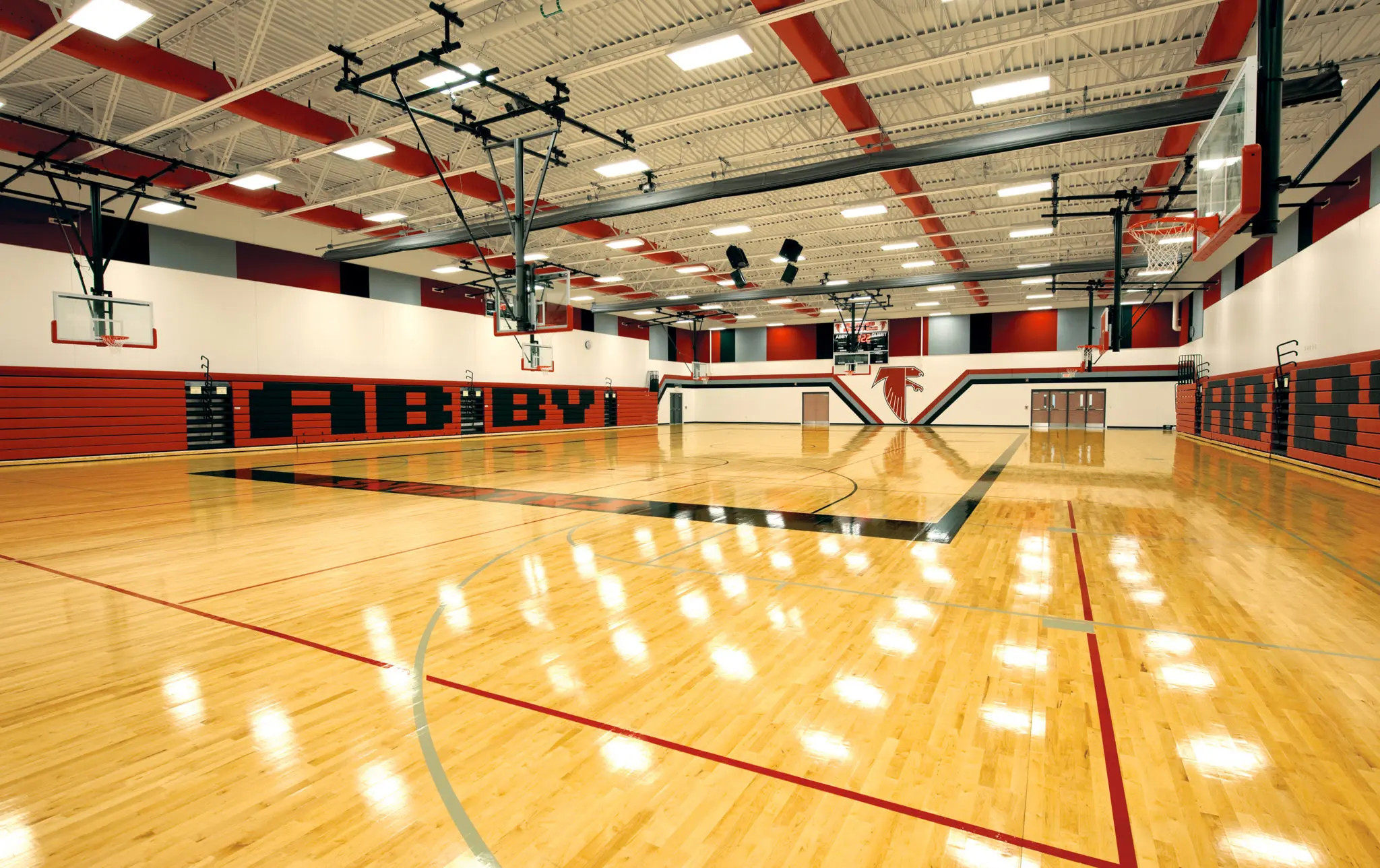 https://ednext.studytours.it/media/1004818/palestra-illuminata-scuola-abbotsford-canada.webp