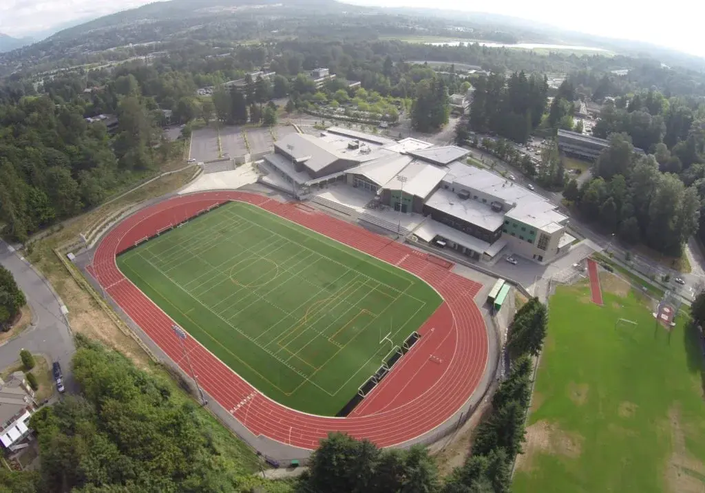 https://ednext.studytours.it/media/1009252/campo-football-burnaby-canada.webp