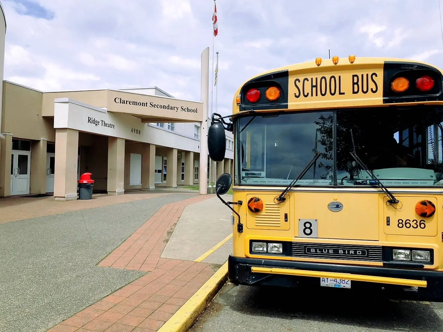 https://ednext.studytours.it/media/1009287/scuolabus-giallo-Saanich-canada.webp