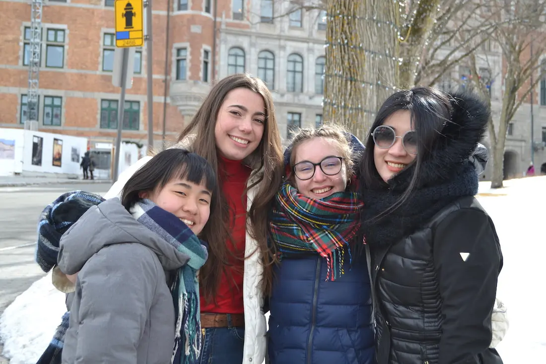 https://ednext.studytours.it/media/1009311/international-friends_orig.webp