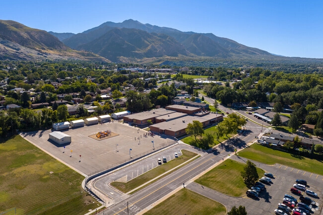 https://ednext.studytours.it/media/1009332/Bonneville-high-school-stati-uniti_anno-allestero.webp