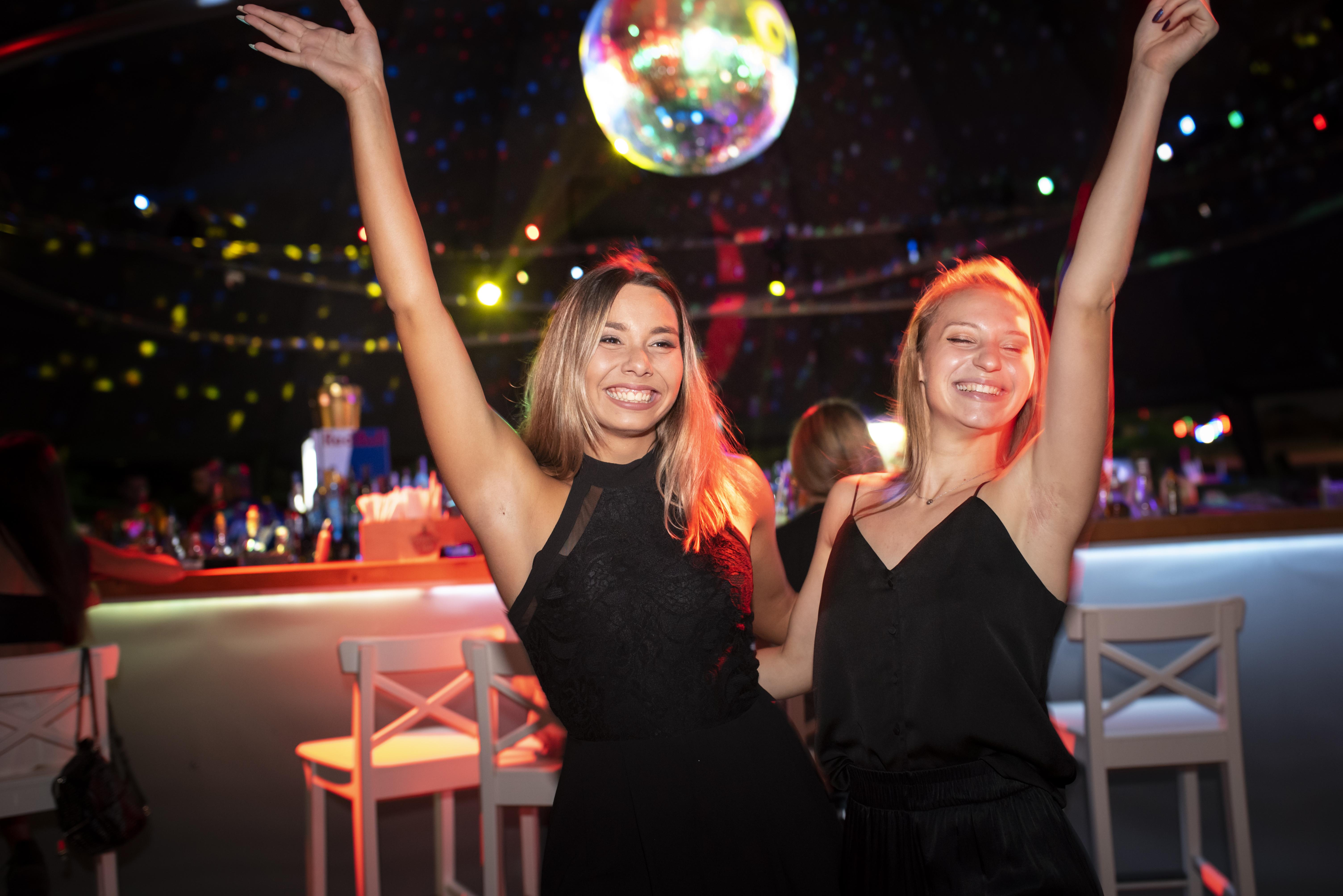 https://ednext.studytours.it/media/1054523/ragazze-serata-new-york-city-campus.jpg
