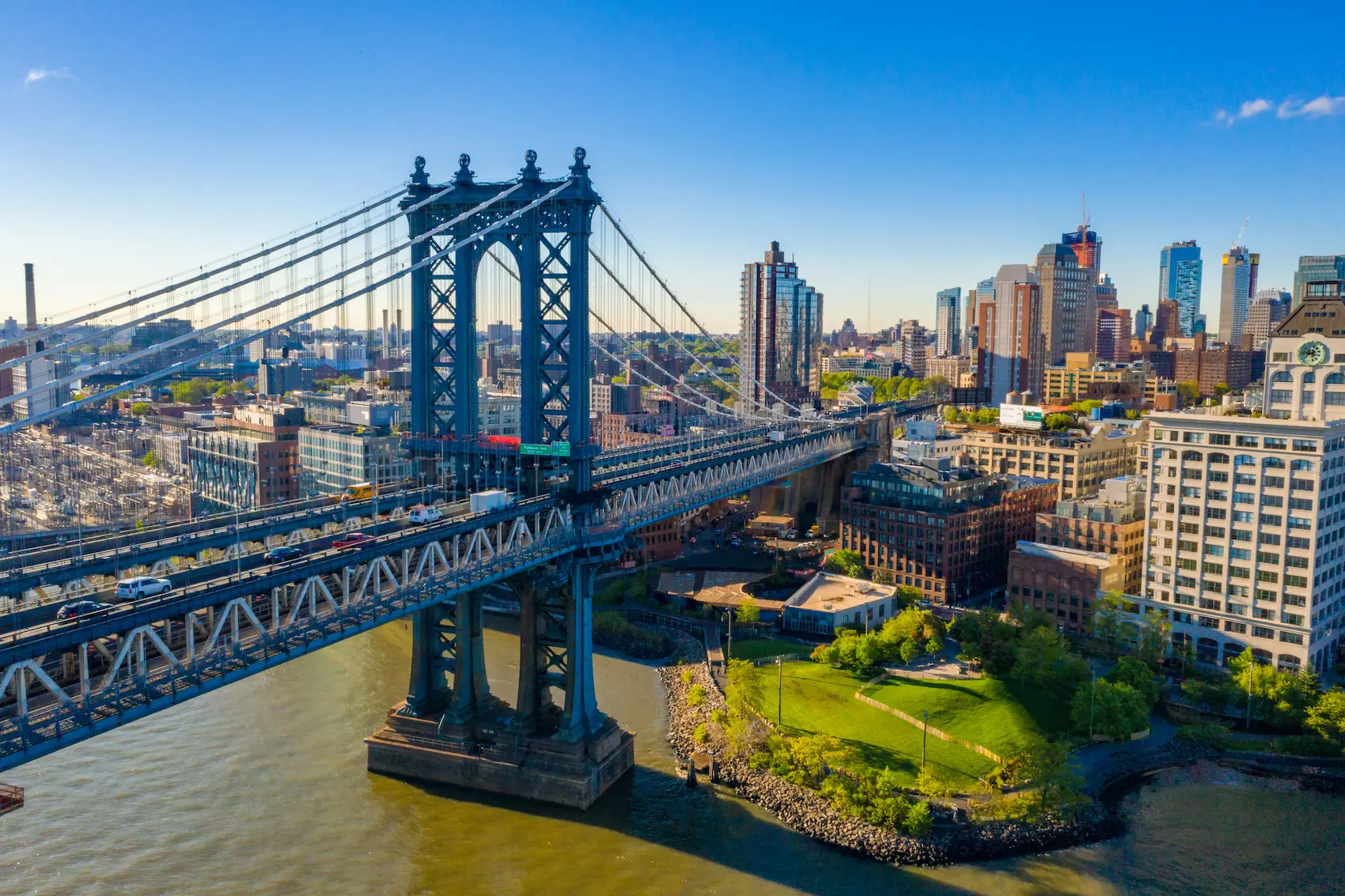 https://ednext.studytours.it/media/1054524/new-york-city-campus-ponte.webp