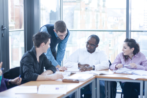 https://ednext.studytours.it/media/203571/5075670281_43c349e9b8_z.jpg