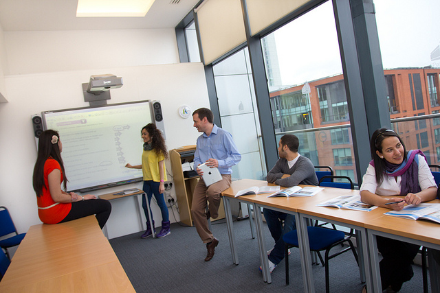 https://ednext.studytours.it/media/203576/7684145286_8d078400ef_z.jpg