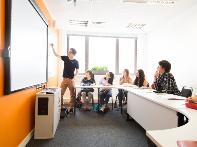 https://ednext.studytours.it/media/228794/1-(2).jpg