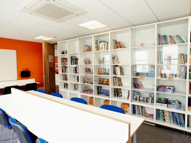 https://ednext.studytours.it/media/228812/ec_brighton_library_2.jpg