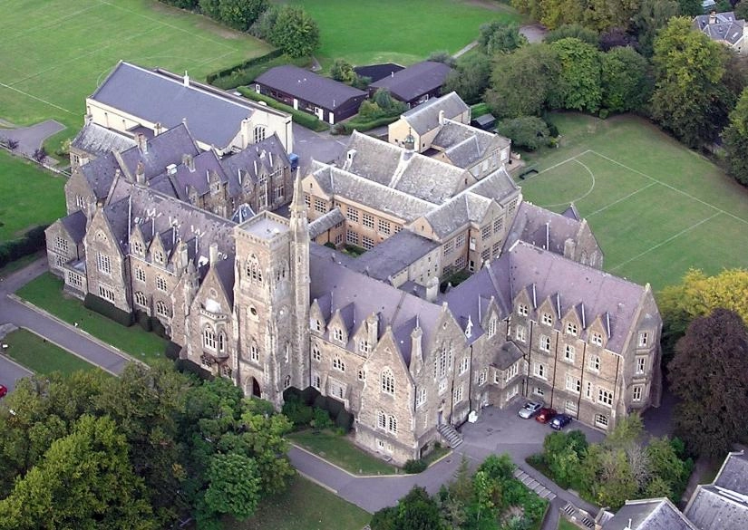 https://ednext.studytours.it/media/256826/bath-foto-gallery-(2).webp