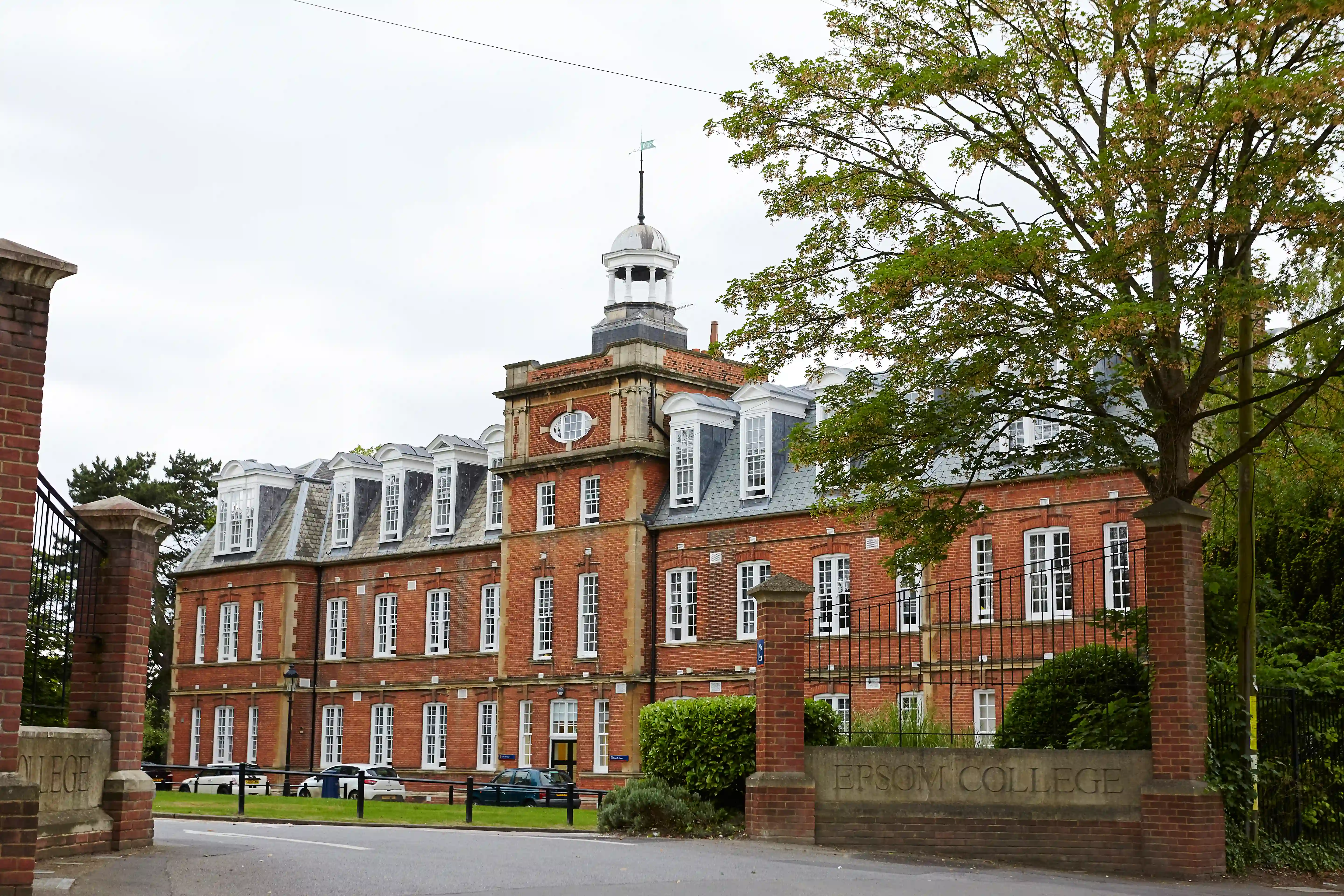 https://ednext.studytours.it/media/261438/epsom-college-(6).webp
