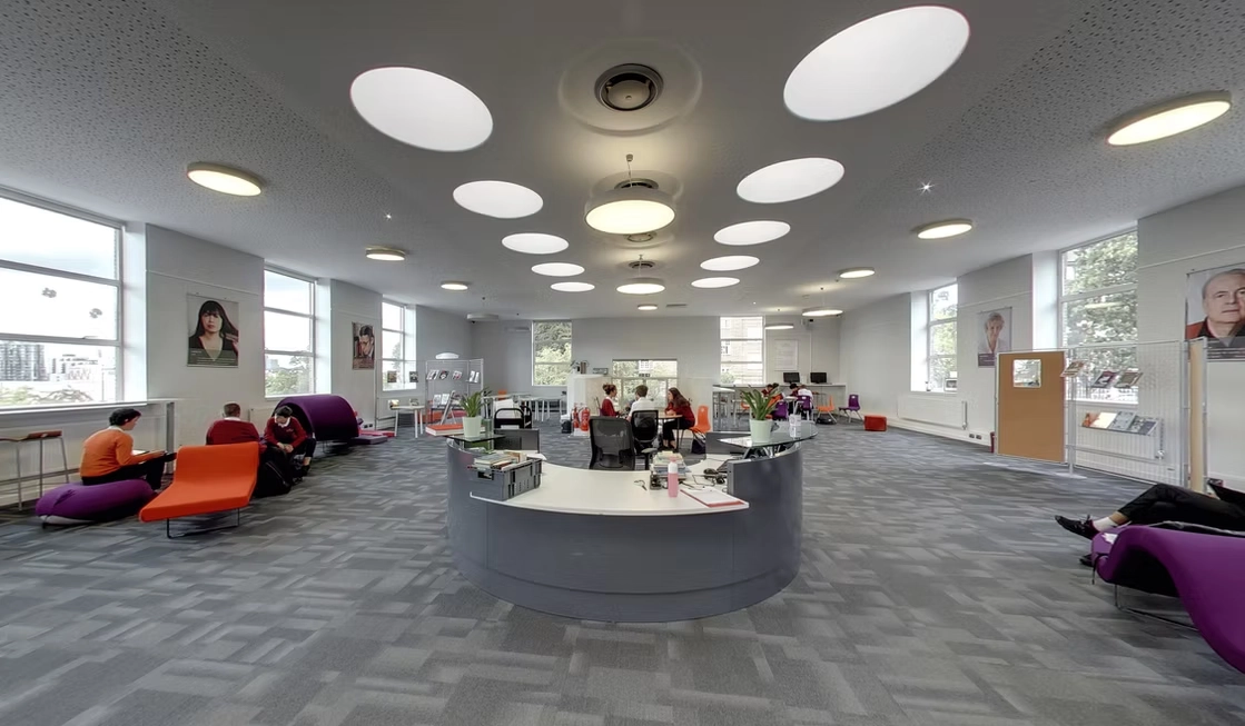 https://ednext.studytours.it/media/261475/Wembley-college-(7).webp