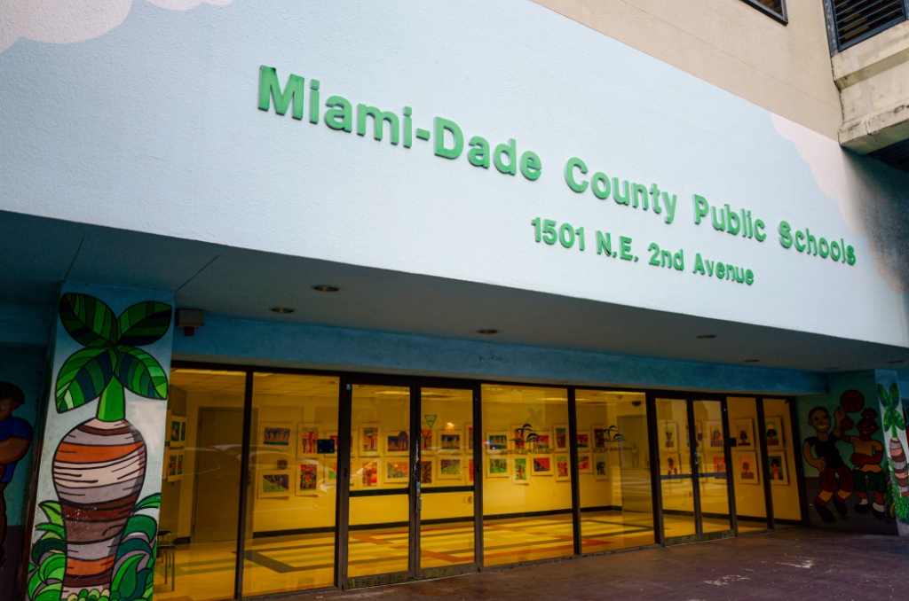 https://ednext.studytours.it/media/334960/Miami-Dade-County-Public-Schools-To-Reopen-on-October-5.jpg