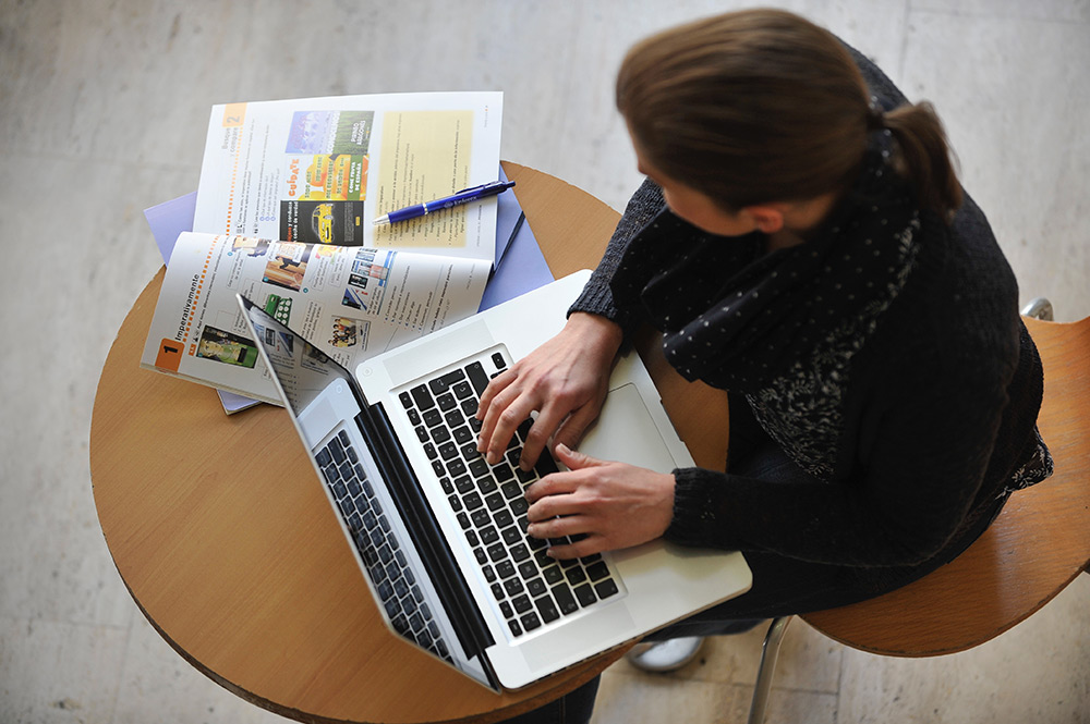 https://ednext.studytours.it/media/366406/escuela-madrid-4.jpg