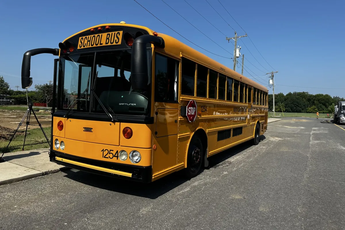 https://ednext.studytours.it/media/373534/CMS-School-bus-scaled.webp