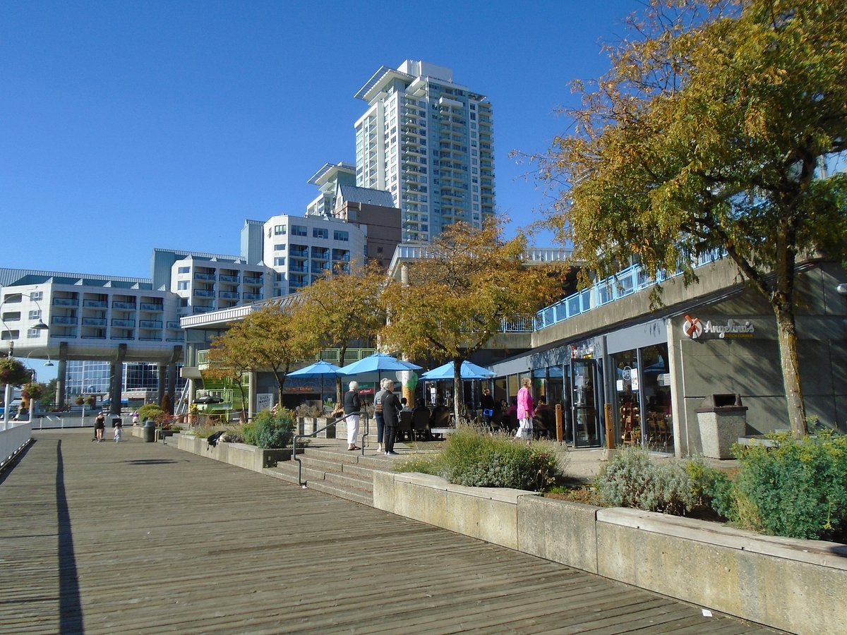 https://ednext.studytours.it/media/383391/the-market-from-the-quay.jpg