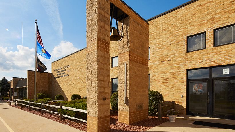 https://ednext.studytours.it/media/388263/du-hoc-canada-hkps-edu-richmond-school-district.jpg