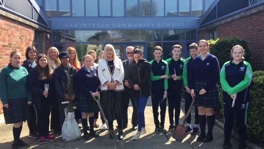https://ednext.studytours.it/media/388428/colegio_publico_irlanda_cabinteely_community_school2.jpg