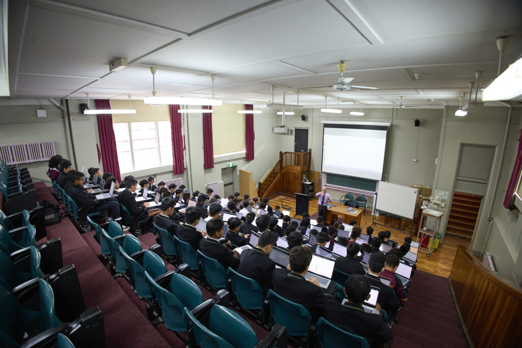 https://ednext.studytours.it/media/398680/17A0425-1024x683.jpg