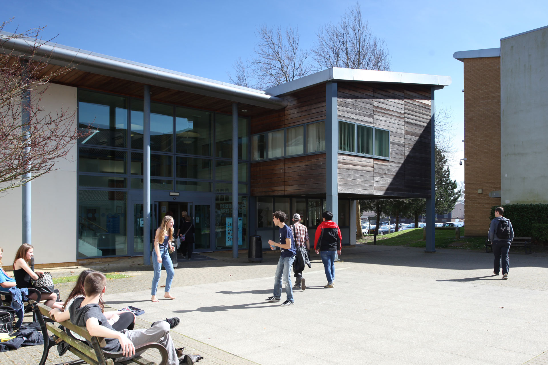 https://ednext.studytours.it/media/398771/lewes-campus.jpg