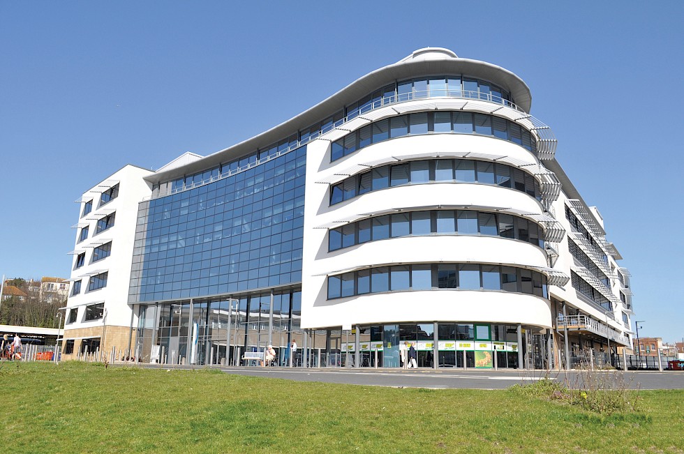 https://ednext.studytours.it/media/398774/station-plaza.980x0.jpg