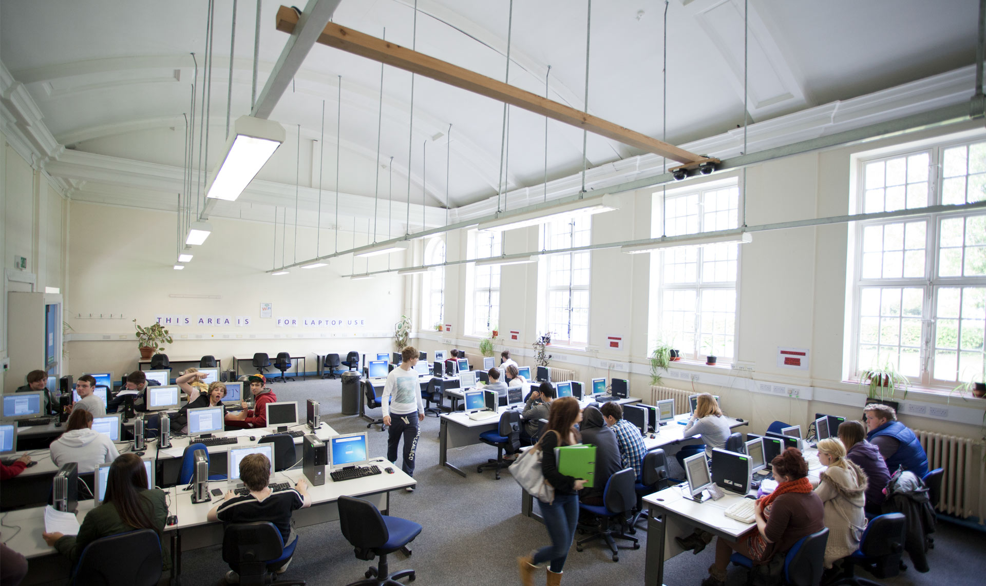 https://ednext.studytours.it/media/398785/lewes---learning-centre.jpg
