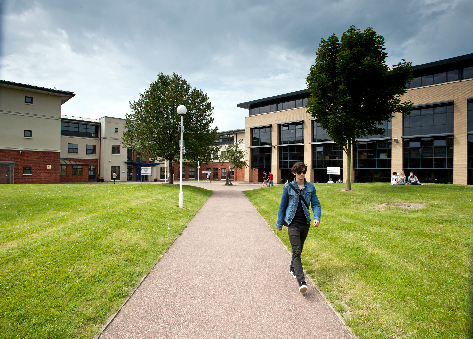 https://ednext.studytours.it/media/398808/East-Sussex-College-Eastbourne-Eastbourne-UK-SchoolFinder-TortoisePathcom.jpeg