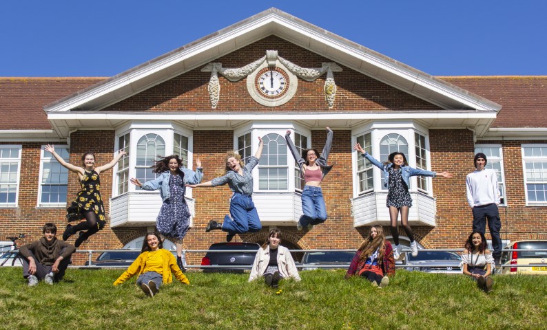https://ednext.studytours.it/media/398820/Student_Union__Small_.jpg