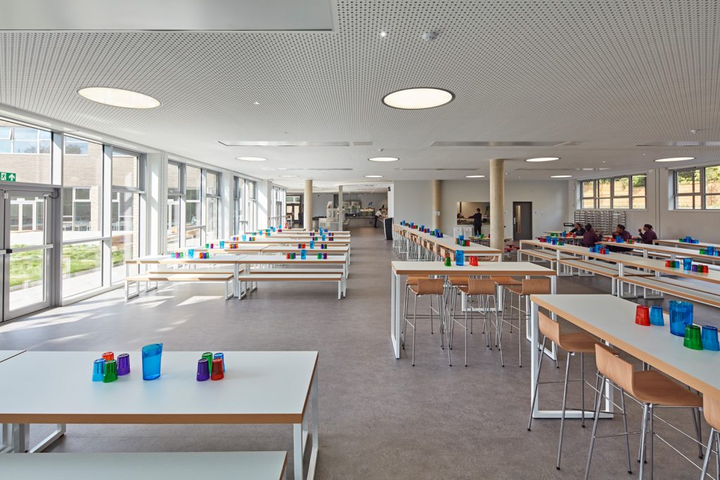 https://ednext.studytours.it/media/725195/aula-wembley.jpg