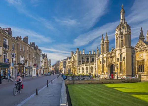 Cambridge – College & Cultura