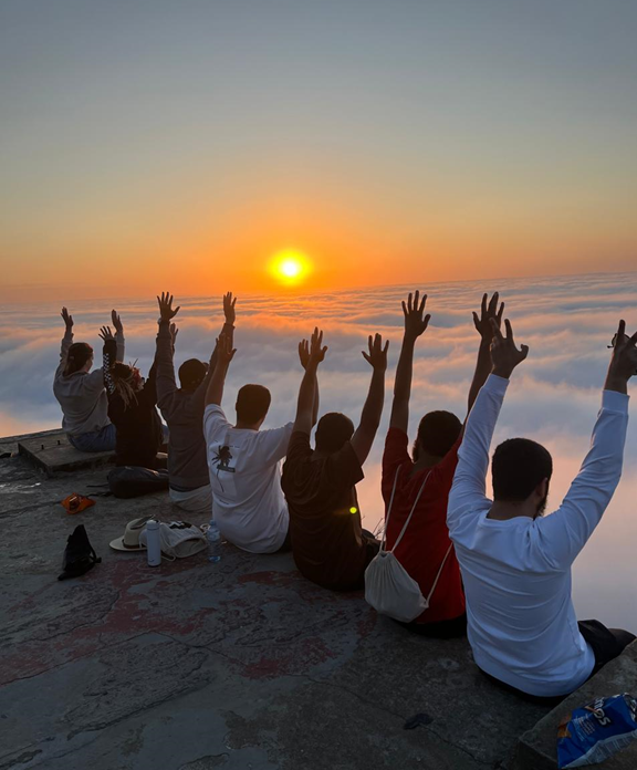 https://ednext.studytours.it/media/806092/ragazzi-montagna-sud-africa-vacanze-studio-allestero.PNG