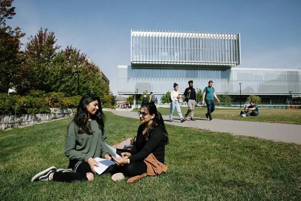 https://ednext.studytours.it/media/810513/studenti-toronto-canada-vacanze-studio-allestero.webp