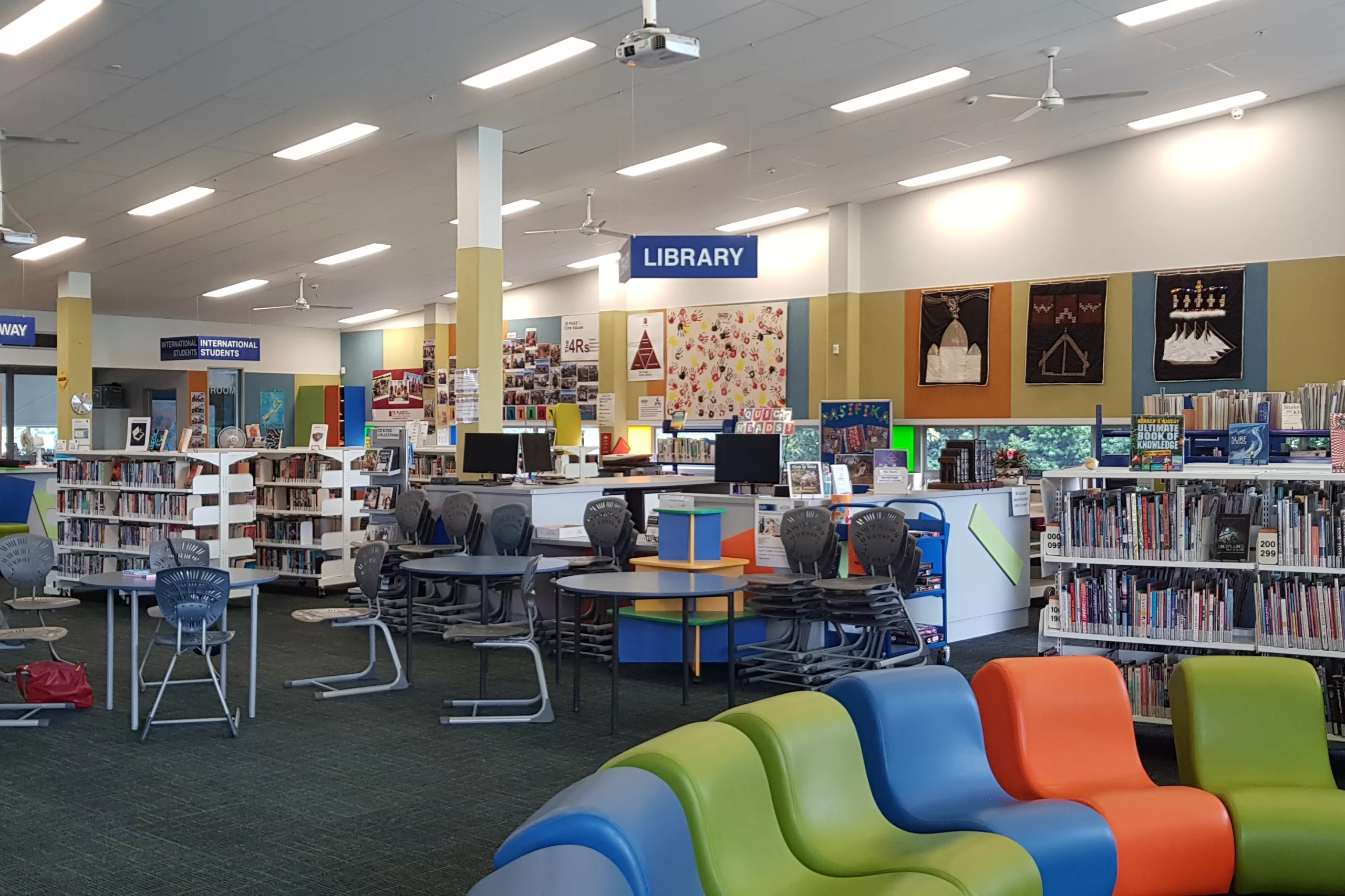 https://ednext.studytours.it/media/910563/libreria-thepuke-highschool-nuova-zelanda.webp