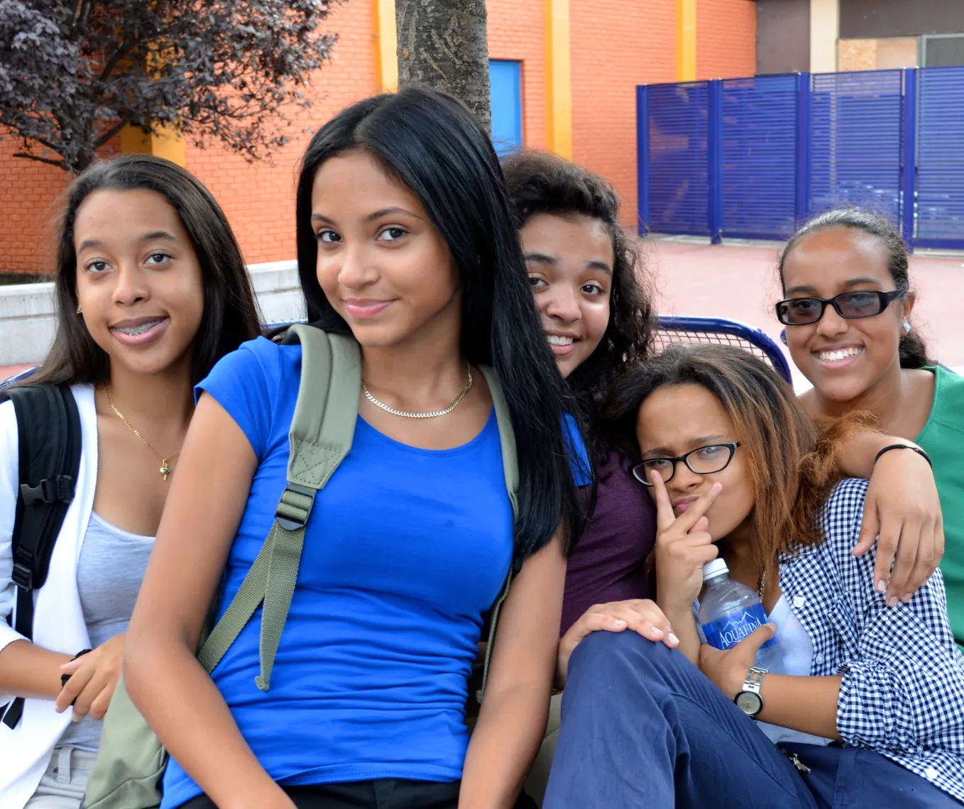 https://ednext.studytours.it/media/993348/ragazze-sorridono-mesa-stati-uniti.webp