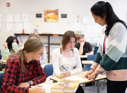 https://ednext.studytours.it/media/997853/studenti-imparano-rockwell-stati-uniti.webp