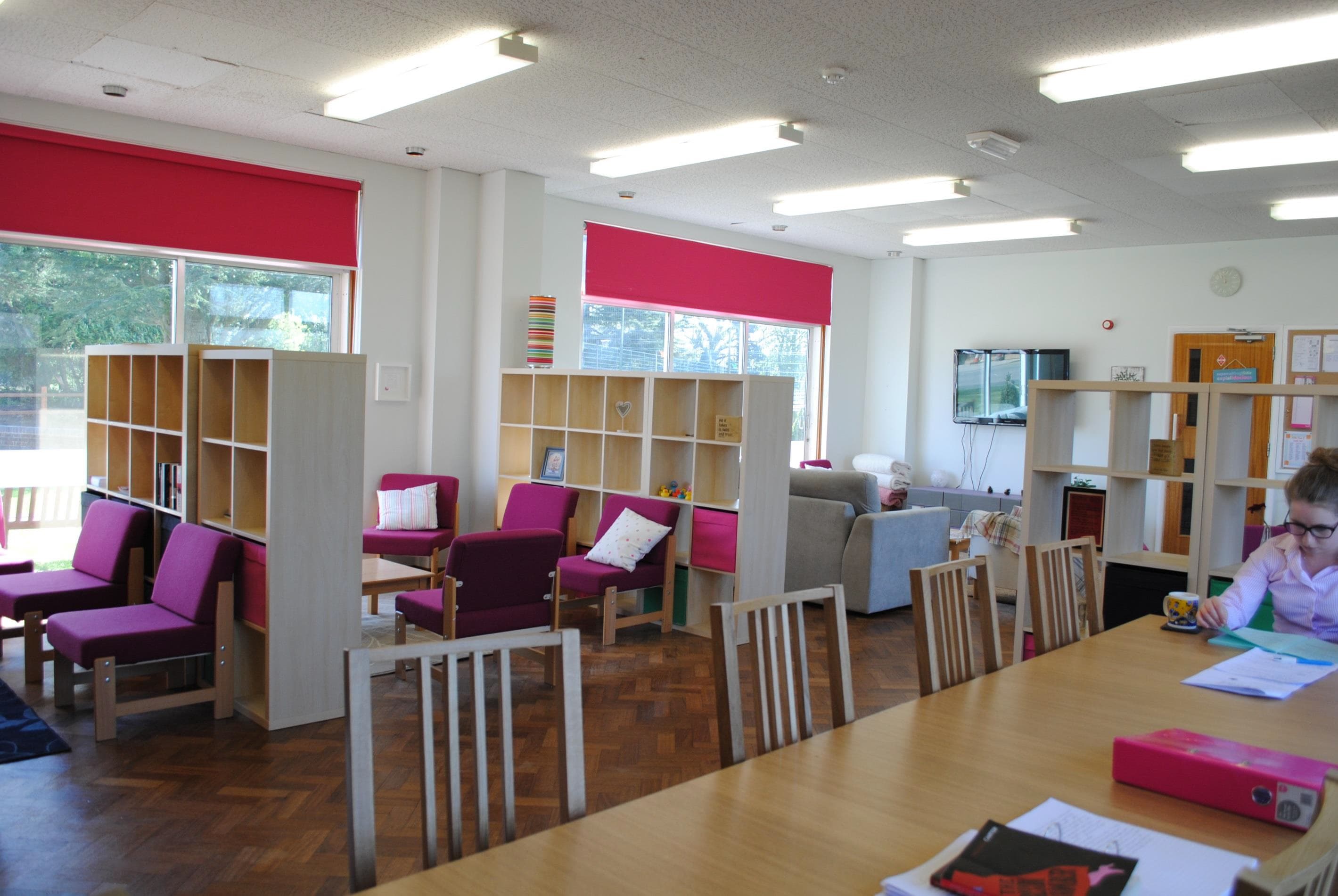 https://ednext.studytours.it/storage/1480/college_londoneffinghamvacanzestudio-(4).jpg