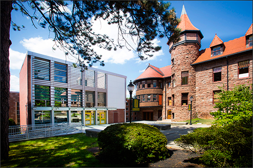 https://ednext.studytours.it/storage/1555/college_feliciannewyorkvacanzestudio_11.jpg