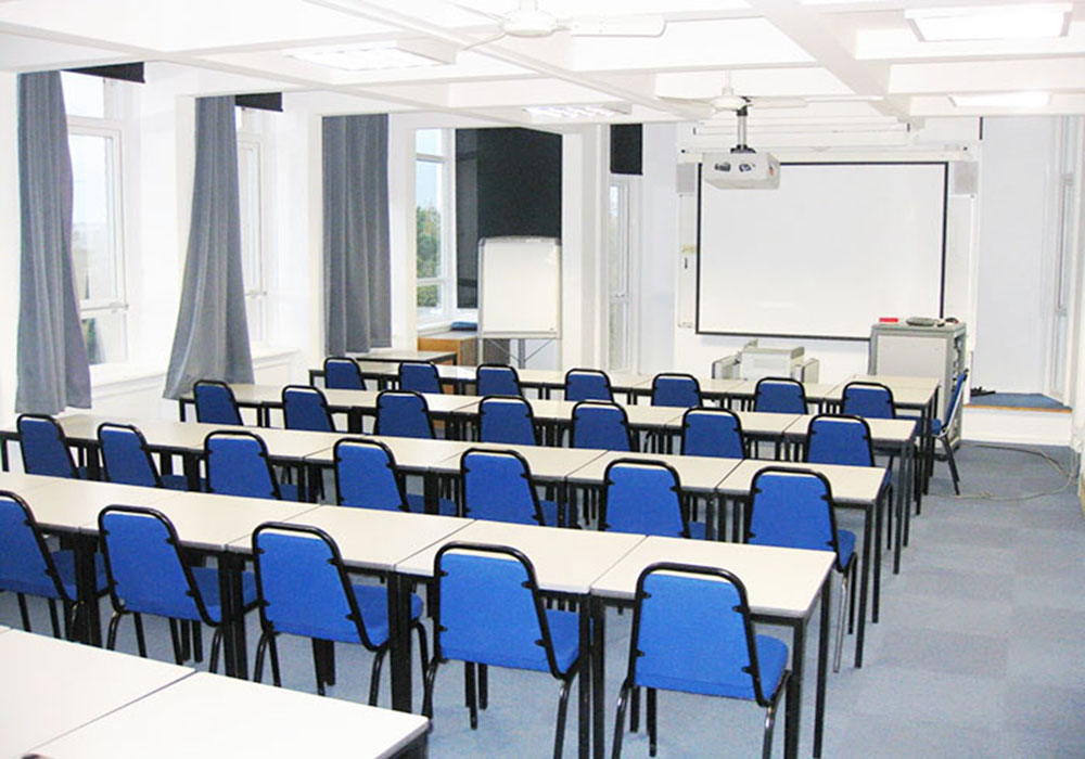 https://ednext.studytours.it/storage/1685/1511345748294-5716357445.jpg