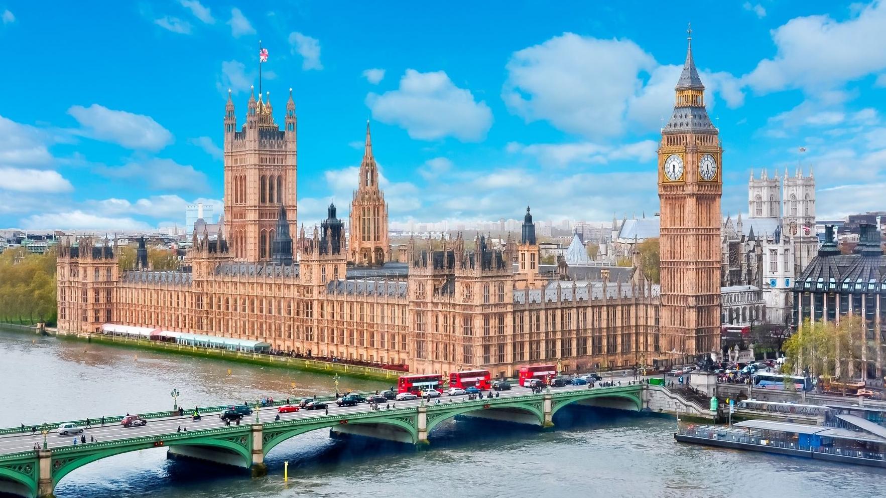 London – Big Ben & Palace of Westminster