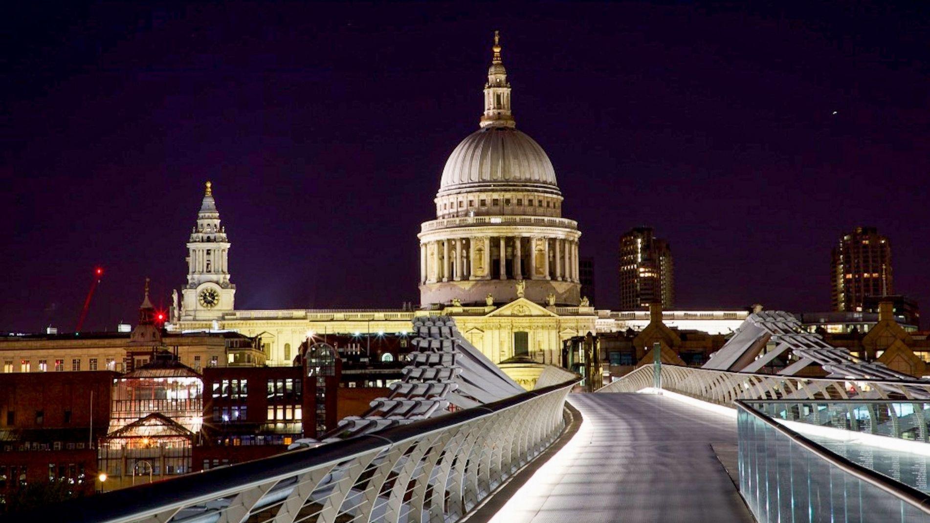 London – St Paul’s Cathedral & Millenium Bridge